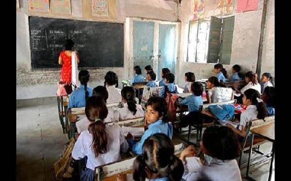 अब शिक्षकों पर लटकी अनिवार्य सेवानिवृति की तलवार, जल्द होगी स्क्रीनिंग
