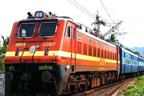 इंटरसिटी चलने वाली ओवरनाइट एक्सप्रेस ट्रेनों की बढ़ेगी स्पीड, 250 KMPH होगी रफ्तार