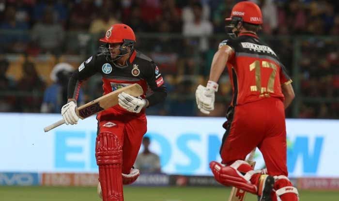 बैंगलोर ने पंजाब को 4 विकेट से हराया, डीविलियर्स-डीकॉक का दमदार प्रदर्शन