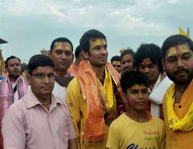 छठ मनाने घर नहीं गए तेज प्रताप यादव, वृंदावन में डाला है डेरा