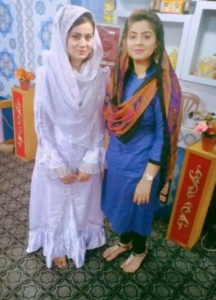 अब इस लड़की की फोटो देख प्रिया प्रकाश को भूले लोग, एक रात में ही इस लड़की ने प्रिया से ज्यादा मचाया तहलका