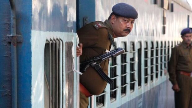 रेलवे में खत्म नहीं हुआ VIP कल्चर, हर रोज 73 हजार सीटें रहती हैं रिजर्व
