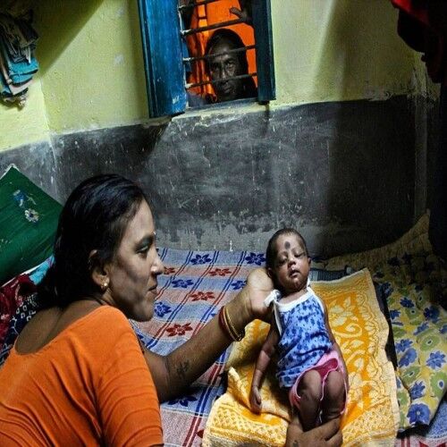 ये है एशिया का सबसे बड़ा रेड लाइट एरिया, यहां पैदा होते ही लड़कियों की हो जाती है ऐसी जिंदगी