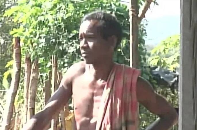 ओडिशा का यह शख्स बना दशरथ मांझी, पहाड़ काटकर बना डाली 8 किलोमीटर सड़क