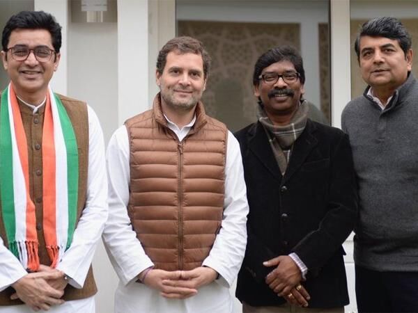 झारखंड में महागठबंधन बिखरता हुआ नजर आ रहा झारखंड में महागठबंधन बिखरता हुआ नजर आ रहा