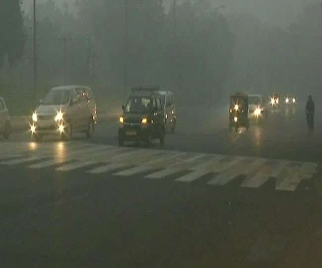 सर्दी से सहमी दिल्ली, टूटा तीन साल का रिकॉर्ड, कई फ्लाइट लेट