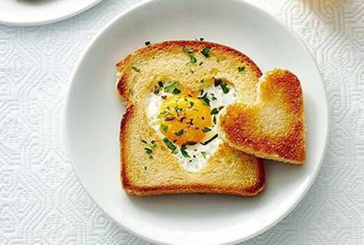 इन रोमांटिक हार्ट शेप डिशेस से अपने प्यार को करें इम्प्रेस