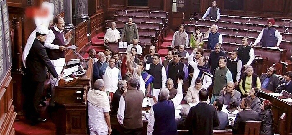 पीएम के बयान पर संसद में कांग्रेस ने लगाए शर्म करो के नारे, राज्यसभा कल तक के लिए स्थगित