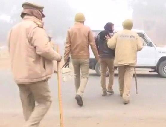 तिरंगा यात्रा में मौत, साजिश की आशंका, कासगंज हिंसा की 14 PHOTOS