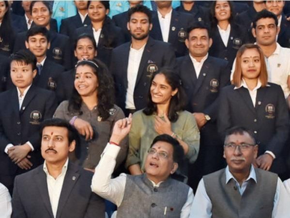 कॉमनवेल्थ के पदक विजेताओं को रेलवे ने दिए 25-25 लाख