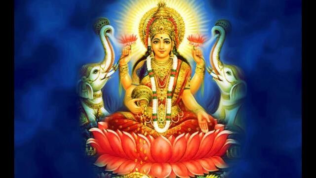शुक्रवार को करें लक्ष्मी के साथ इनकी भी पूजा, बन सकते हैं धनवान