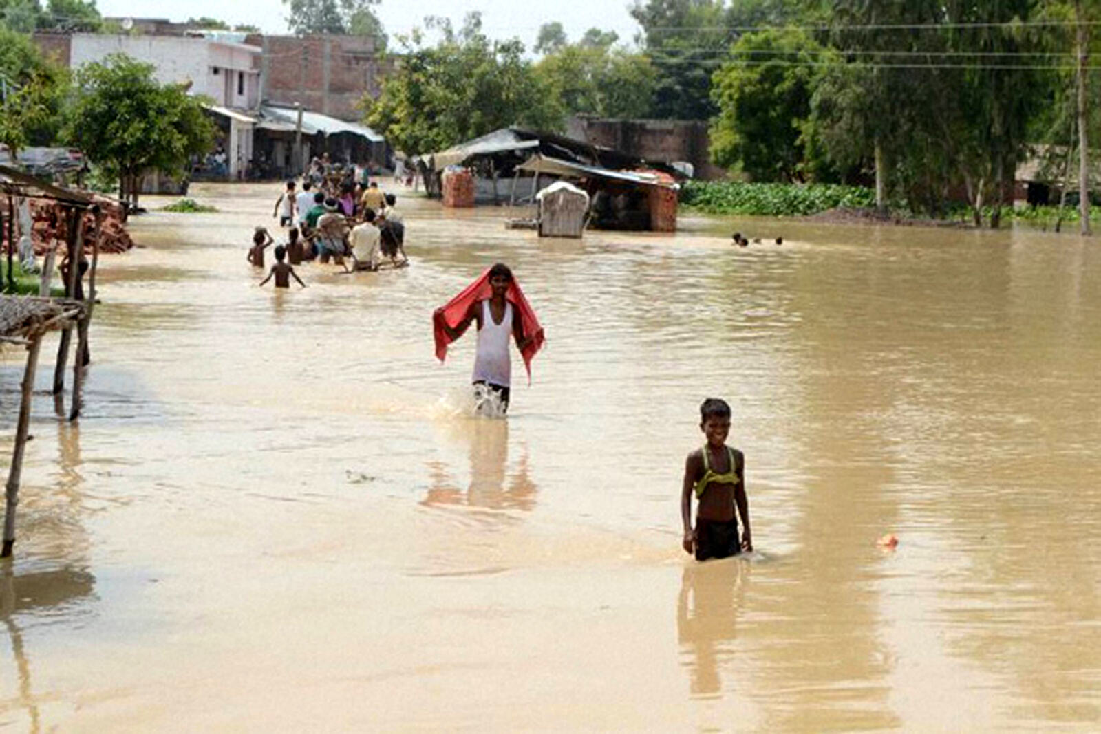 श्रीलंका: बाढ़ से 8,000 से ज्यादा लोग प्रभावित
