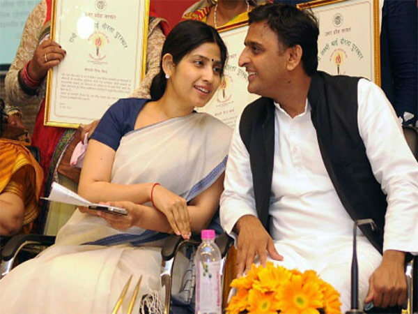 मुलायम की नाराजगी के बावजूद आज ही के दिन एक हुए थे डिंपल-अखिलेश,