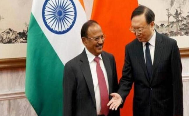 चीन पहुंचे अजीत डोभाल, वांग से की भारत-चीन बॉर्डर मसले पर बातचीत चीन पहुंचे अजीत डोभाल, वांग से की भारत-चीन बॉर्डर मसले पर बातचीत