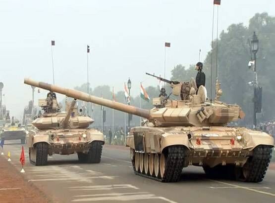 देखें: जब राजपथ पर उतरी दुश्मनों को दहलाने वाली हिंदुस्तान की सैन्य शक्ति
