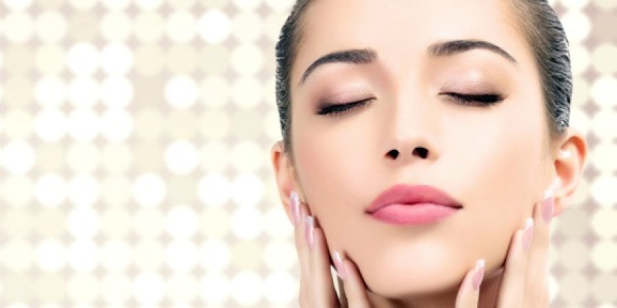इन घरेलु नुस्खों से मिटाएं चेहरे के स्पॉट्स की समस्या
