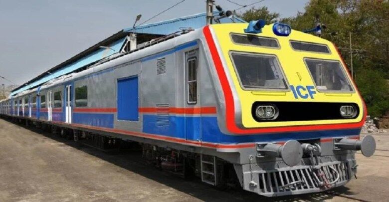 मुंबई वालों को नई सौगात, आज चलेगी पहली एसी उपनगरीय ट्रेन