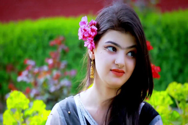 इस लड़की की खूबसूरती देखकर प्रिया वारियर को भूल जाएंगे, नहीं यकीन तो खुद देख लिजिए वीडियो