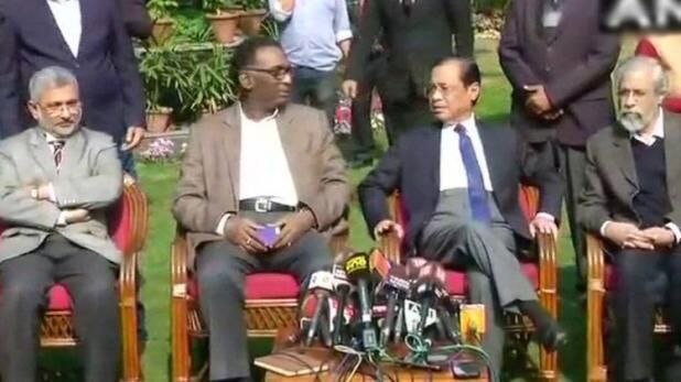 देश के इतिहास में पहली बार मीडिया के सामने आए 4 जज, कहा- SC में सबकुछ ठीक नहीं
