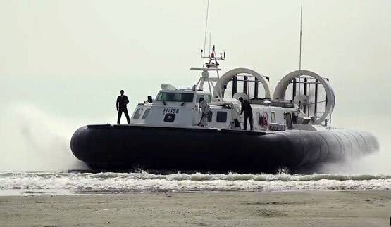 मकर संक्रांति: गंगासागर में नहाने पहुंचे लाखों श्रद्धालु, देखें PHOTOS