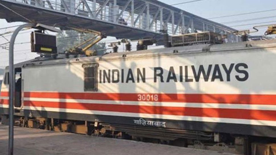 IRCTC की साइट और एप डाउन, टिकट बुक करने में भारी दिक्कत