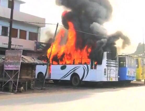 तिरंगा यात्रा में मौत, साजिश की आशंका, कासगंज हिंसा की 14 PHOTOS