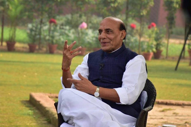 हाफ़िज़ और दाऊद पर हो सकती है सर्जिकल स्ट्राइक- राजनाथ सिंह