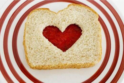 इन रोमांटिक हार्ट शेप डिशेस से अपने प्यार को करें इम्प्रेस