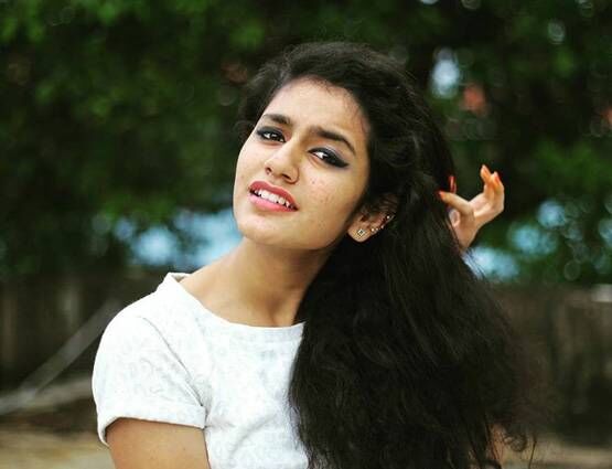 डेब्यू फिल्म से पहले ही फेमस हुई ये एक्ट्रेस, video हो रहा वायरल