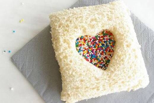 इन रोमांटिक हार्ट शेप डिशेस से अपने प्यार को करें इम्प्रेस