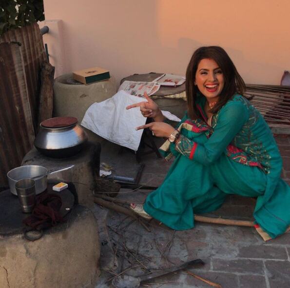 इस बड़े क्रिकेटर की पत्नी घर मे मिट्टी के चूल्हे में बना रही थी खाना, तस्वीरें हुई वायरल तो लोगो ने कहा…