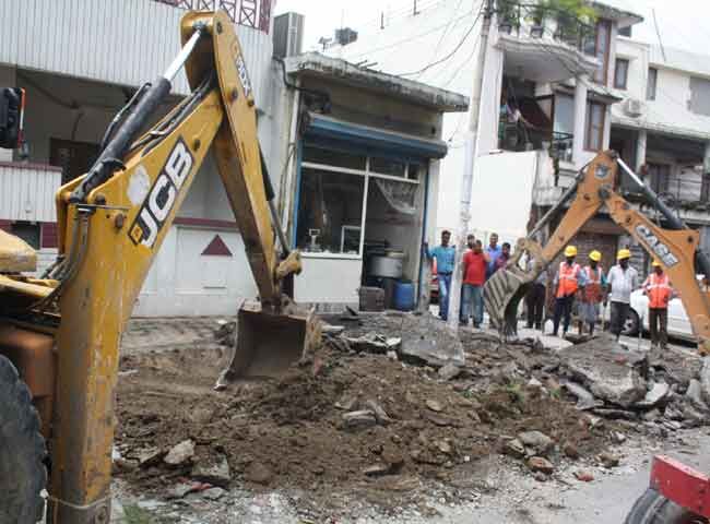 टास्क फोर्स ने तोड़े 122 अतिक्रमण, हाईकोर्ट ने दिखाई सख्ती