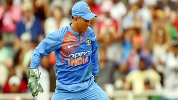 धोनी ने T20 में साबित की अपनी बादशाहत, संगकारा को छोड़ा पीछे