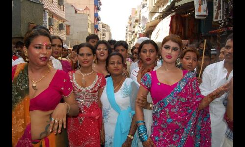 किन्नरों को ये चीजें देने का मतलब है घर का सर्वनाश, जानें क्या है?