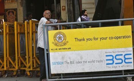 शुरुआती कारोबार में 36,740 के रिकॉर्ड हाई पर पहुंचा सेंसेक्स