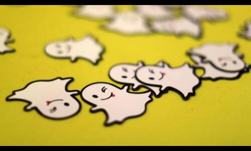 विज्ञापन को लेकर रिहाना की आलोचना, स्नैपचैट CEO को 15 करोड़ डॉलर का झटका