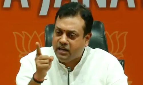 मध्यप्रदेश: चुनाव आयोग ने दिए भाजपा की प्रेस कांफ्रेंस के आयोजकों के खिलाफ शिकायत दर्ज करने के आदेश मध्यप्रदेश: चुनाव आयोग ने दिए भाजपा की प्रेस कांफ्रेंस के आयोजकों के खिलाफ शिकायत दर्ज करने के आदेश