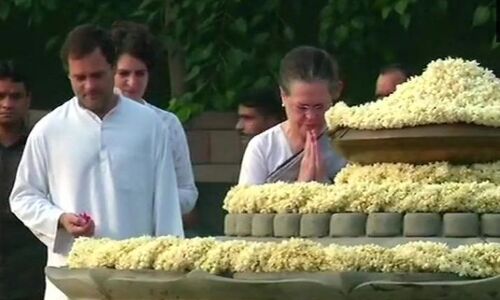 पूर्व प्रधानमंत्री राजीव गांधी की पुण्यतिथि, परिवार ने वीर भूमि जाकर किया याद,