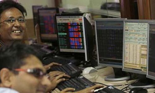 सेंसेक्स 212 अंक की मजबूती के साथ हुआ बंद