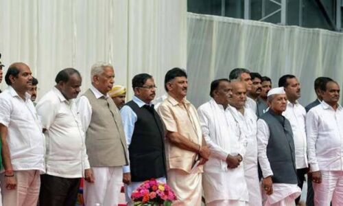 कर्नाटक कांग्रेस में दंगल जारी, राहुल लेंगे आखिरी फैसला