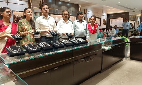 जुगल किशोर ज्वैलर्स (राजन रस्तोगी) ने अपनी वर्षगांठ पर लॉन्च की प्रीमियम रेंज मेन ऑफ प्लैटिनम