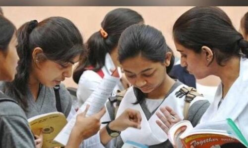 CBSE बोर्ड परीक्षा आज से, 4000 केंद्र, 28 लाख स्टूडेंट लेंगे हिस्सा