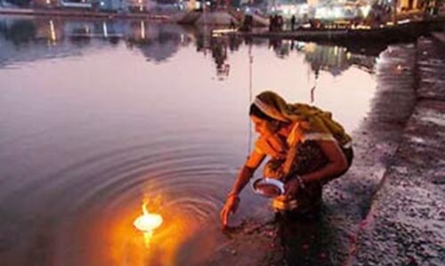 कार्तिक पूर्णिमा पर सोने के तुलादान से भी बढ़कर है इस दान का महत्व कार्तिक पूर्णिमा पर सोने के तुलादान से भी बढ़कर है इस दान का महत्व