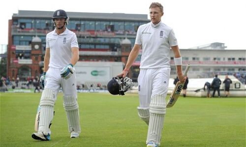 गाली लिखे बल्ले से खेला ये खिलाडी, पड़ी ICC की नजर