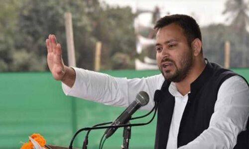 तेजस्वी बोले, बीजेपी से दोस्ती तोड़ने का मौका टटोल रहे हैं नीतीश