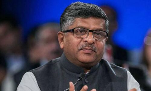 LIVE: 3 तलाक पर बिल पेश, विपक्ष के विरोध पर सरकार बोली- महिलाओं को हक दिलाएंगे