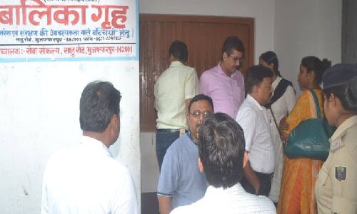 बिहार: बालिका गृह में महिला ने कांच का टुकड़ा खाकर की खुदकुशी की कोशिश बिहार: बालिका गृह में महिला ने कांच का टुकड़ा खाकर की खुदकुशी की कोशिश