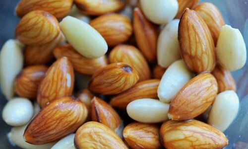 भीगी बादाम खाएं और विटामिन की गोलियों के गुण पाएं