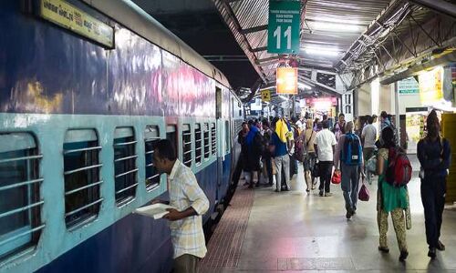 त्काल टिकट बुकिंग के समय में हुआ बदलाव, यहां जानें नियम और किरायात्काल टिकट बुकिंग के समय में हुआ बदलाव, यहां जानें नियम और किराया