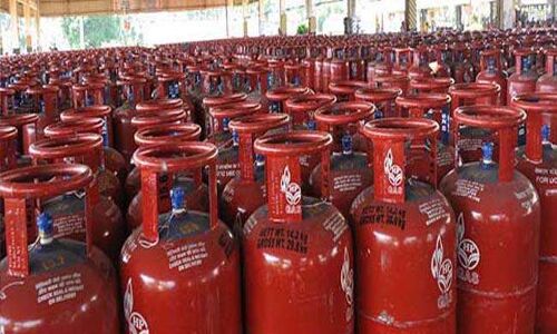 साल के पहले दिन सस्ता हुआ सब्सिडी वाला LPG सिलेंडर, जानें क्या है नई कीमत
